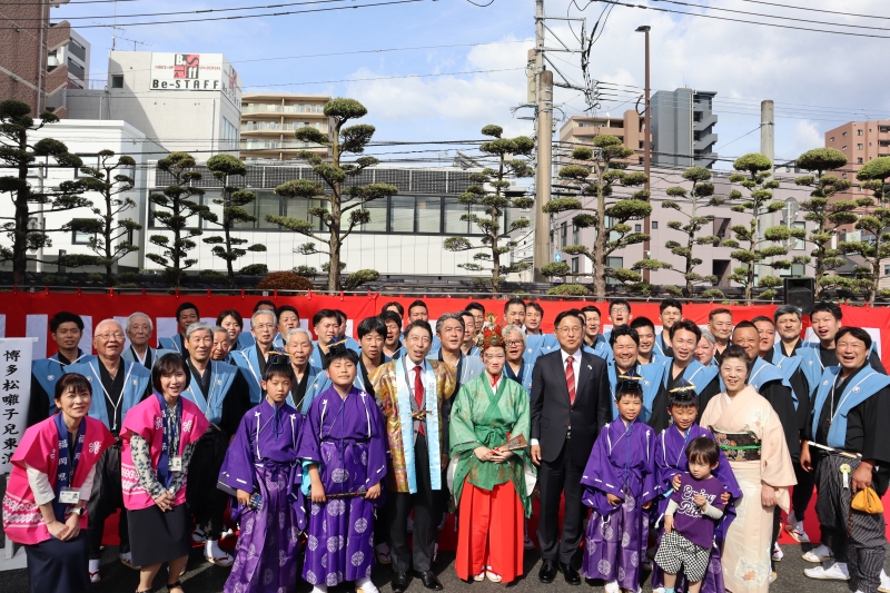 博多松囃子児東流の皆さんと