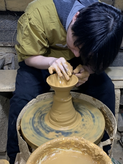 陶芸体験中