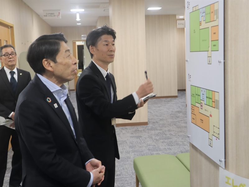 こども家庭センター見学１