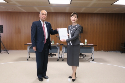 左から柴田会長、上田副知事