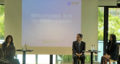 古宮社長（中央）と赤木取締役（右）