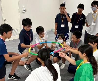 アドベンチャープログラムの様子（嘉飯桂未来塾）