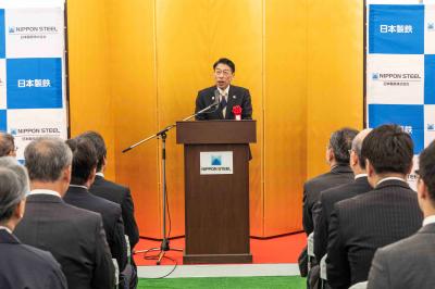 （写真）あいさつする知事