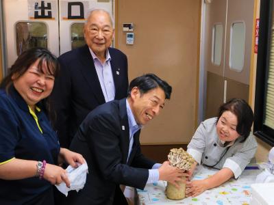 きのこもぎ取り体験
