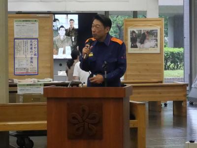 歓迎の挨拶を行う知事