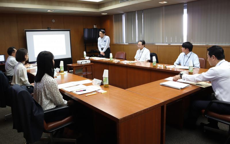 知事写真
