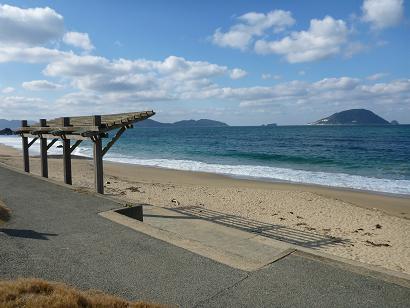 福岡市東区志賀島下馬ヶ浜より望む玄界島