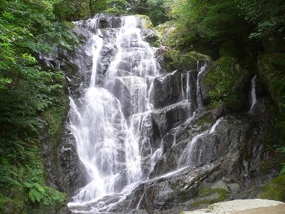 糸島市白糸の滝