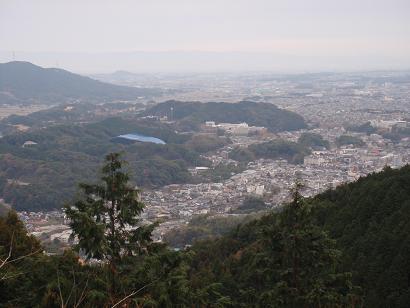 四王寺山より見下ろす太宰府の街並み