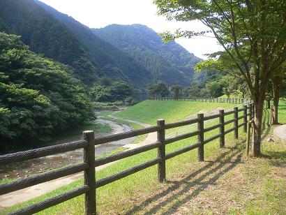 久山町猪野ダム上流の親水公園