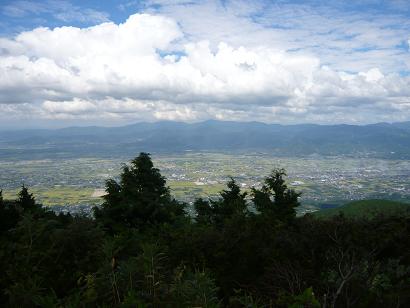 鷹取山より筑後平野越しに望む古処山系