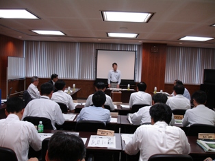 第4回検討委員会様子(写真)
